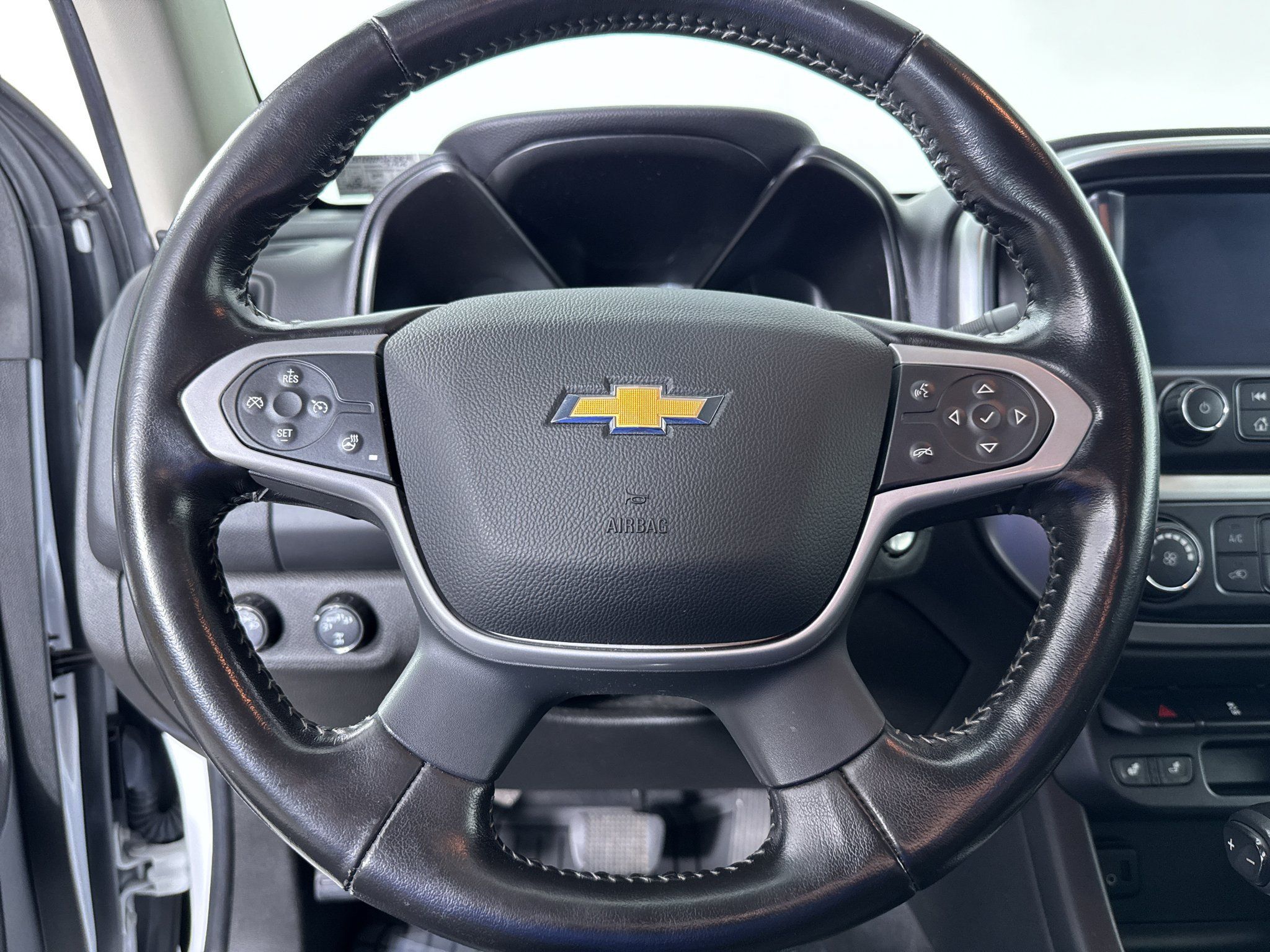 Used 2021 Chevrolet Colorado LT w/ LT Convenience Package AWD/4WD image 18