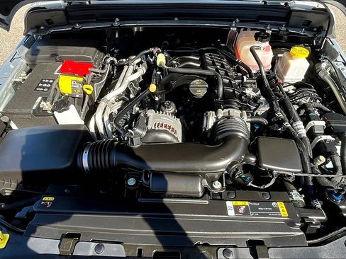 Used 2022 Jeep Gladiator Sport image 10