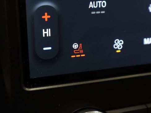 Certified 2024 Ford Edge SEL w/ Convenience Package image 4