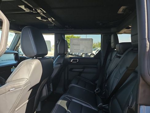 New 2025 Ford Bronco Outer Banks w/ Sasquatch Package image 19