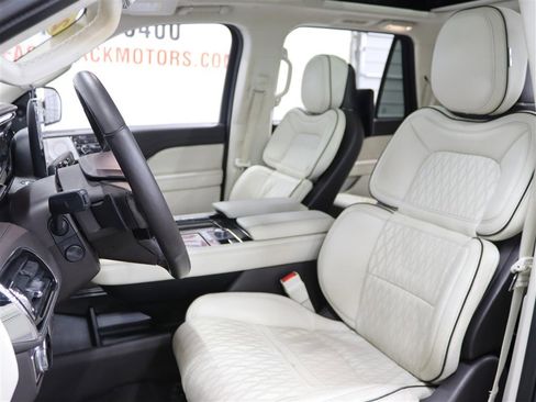 Used 2019 Lincoln Navigator L Black Label image 11