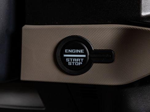 Used 2023 Ford Bronco Wildtrak image 22