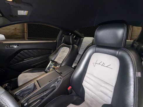 Used 2010 Ford Mustang GT Premium image 4