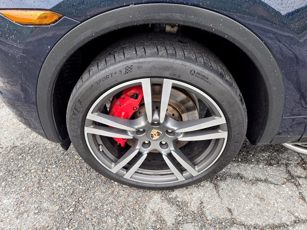 Used 2011 Porsche Cayenne Turbo AWD/4WD image 11
