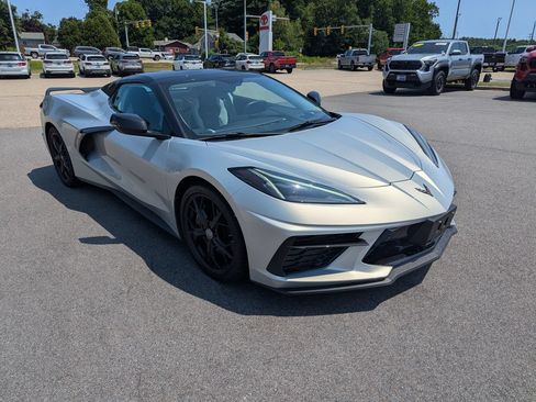 Used 2022 Chevrolet Corvette Stingray Premium Conv w/ Z51 Performance Package RWD image 8