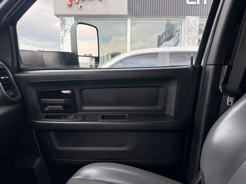 Used 2022 RAM 3500 Tradesman w/ Chrome Appearance Group AWD/4WD image 28