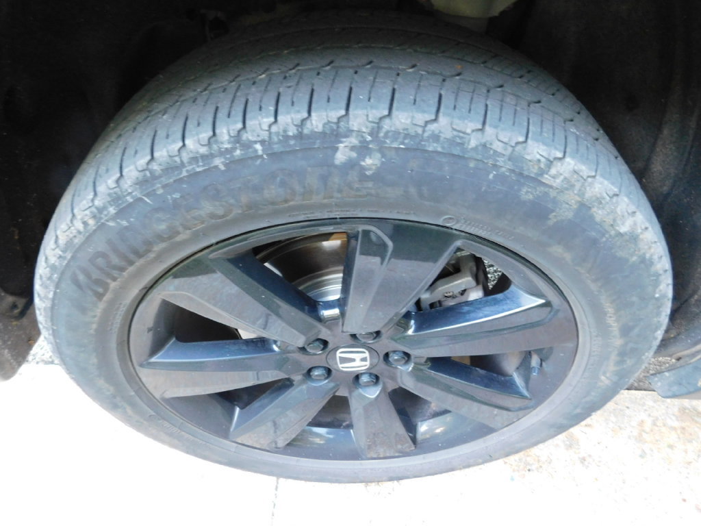 Used 2025 Honda Pilot Black Edition image 8