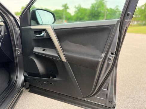 Used 2015 Toyota RAV4 XLE FWD image 18