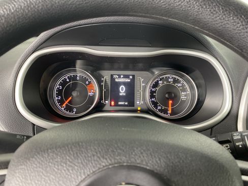 Used 2017 Jeep Cherokee Sport AWD/4WD image 19
