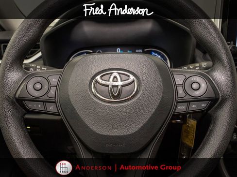 Used 2025 Toyota RAV4 LE AWD/4WD image 16
