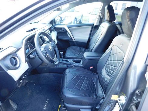 Used 2015 Toyota RAV4 LE AWD/4WD image 17
