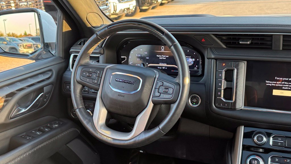 Used 2023 GMC Yukon Denali w/ Advanced Technology Package AWD/4WD image 19
