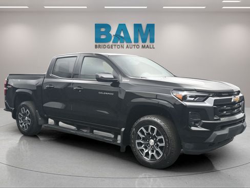 Used 2024 Chevrolet Colorado LT w/ LT Convenience Package III AWD/4WD image 1