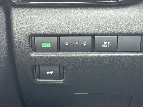 New 2025 Nissan Sentra SV w/ SV Premium Package image 28