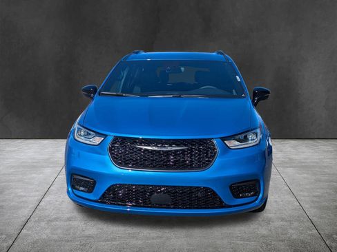 New 2026 Chrysler Pacifica Select w/ S Appearance Package image 9