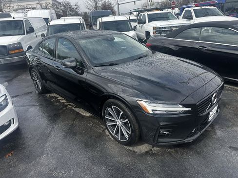 Used 2021 Volvo S60 T5 Momentum AWD/4WD image 6