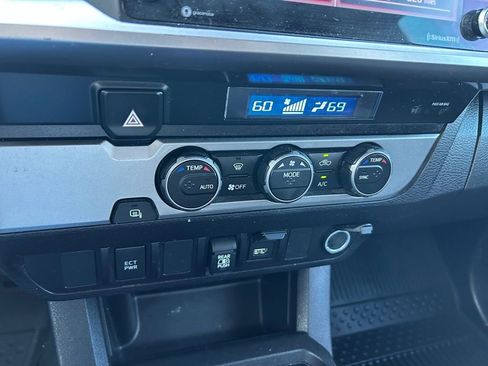 Used 2022 Toyota Tacoma SR5 RWD image 26