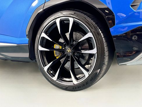 Used 2021 Lamborghini Urus AWD/4WD image 33