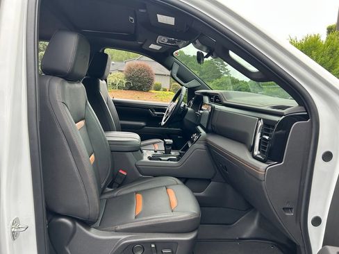 Used 2025 GMC Sierra 1500 AT4 w/ AT4 Premium Package AWD/4WD image 55