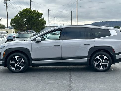 New 2026 Hyundai Ioniq 9 SE image 7