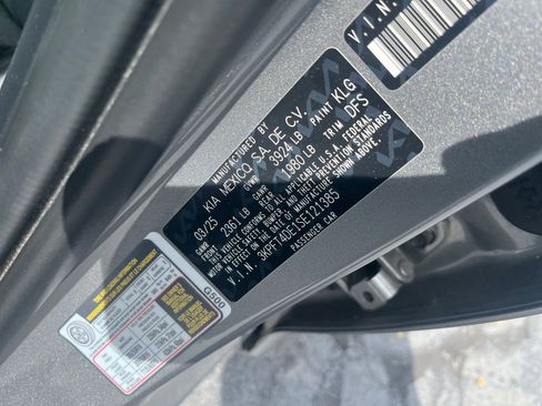 Used 2025 Kia K4 LXS image 24