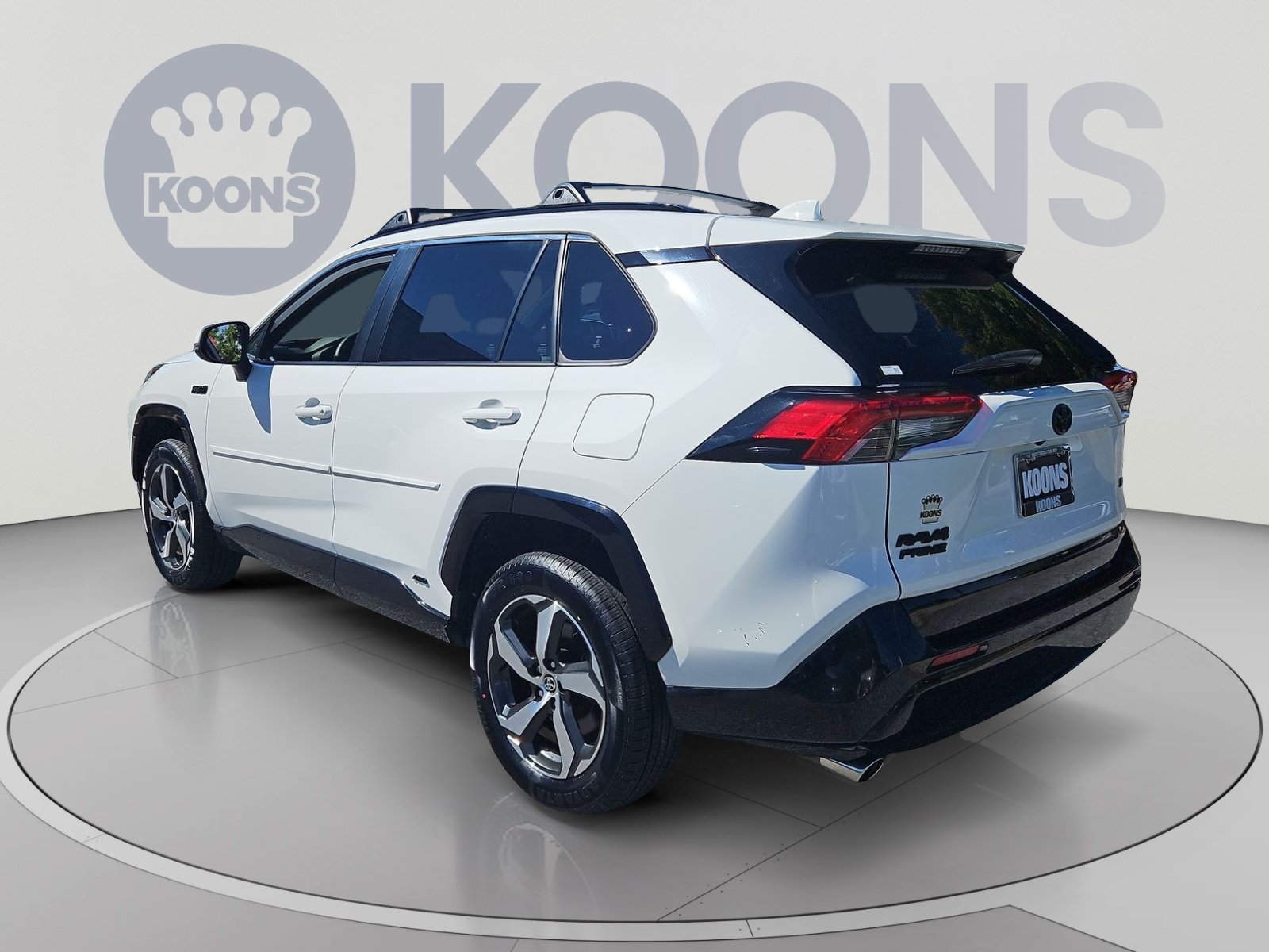 Used 2023 Toyota RAV4 SE w/ Weather & Moonroof Package AWD/4WD image 4