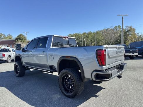 Used 2024 GMC Sierra 2500 Denali Ultimate image 5