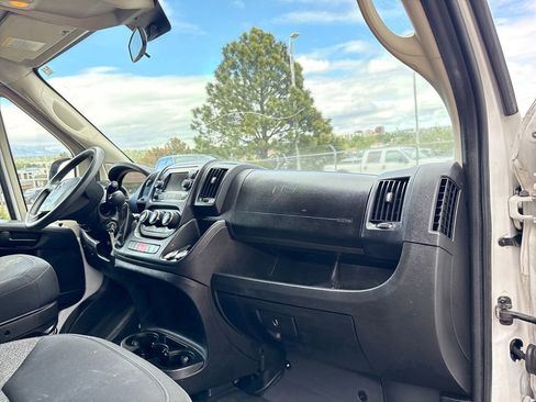 Used 2019 RAM ProMaster 2500 w/ Premium Appearance Group FWD image 20