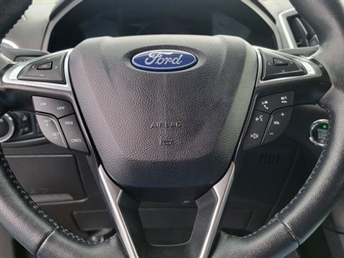 Used 2024 Ford Edge Titanium image 18