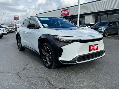 Used 2024 Toyota bZ4X AWD image 2