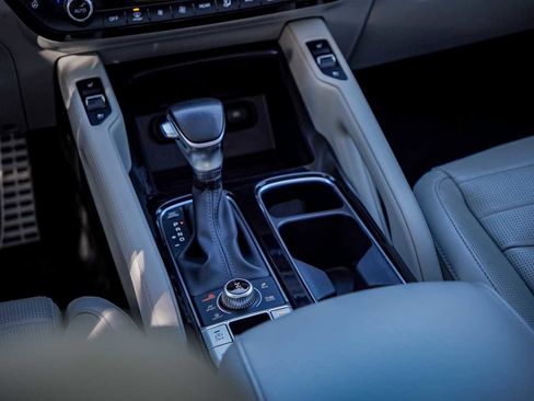 Certified 2022 Kia Telluride SX w/ SX Prestige Package image 29