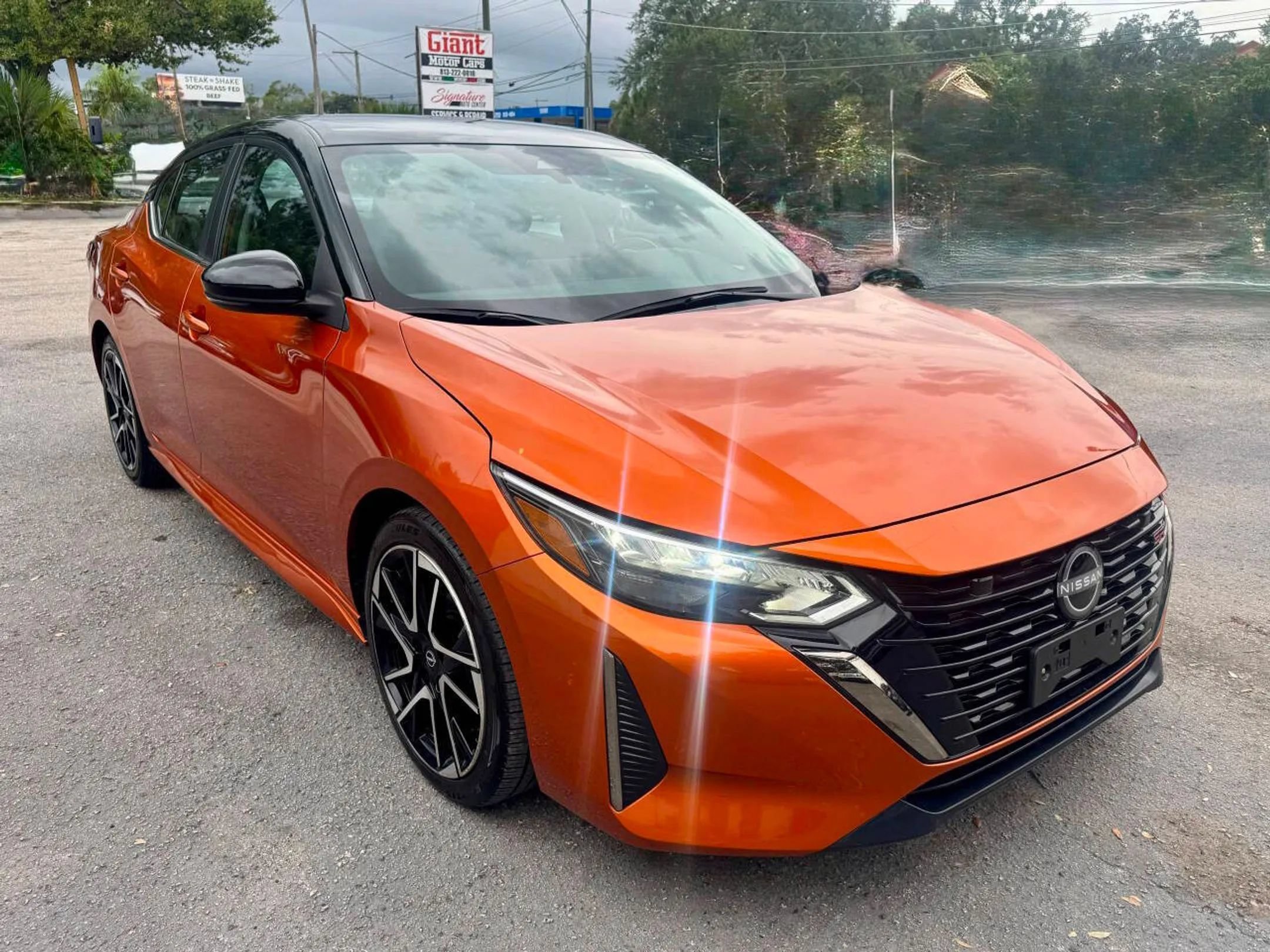 Used 2025 Nissan Sentra SR FWD image 17