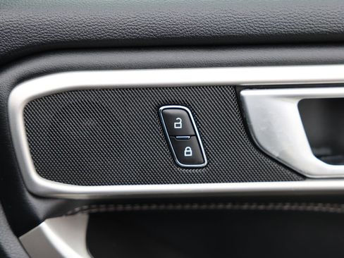 Certified 2023 Ford Explorer XLT w/ Equipment Group 202A image 11