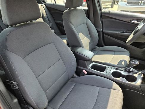 Used 2018 Chevrolet Cruze LT w/ Convenience Package image 23
