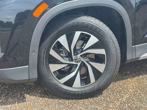 New 2026 Volkswagen Tiguan S FWD image 2