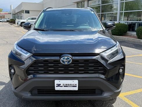 Used 2023 Toyota RAV4 XLE Premium AWD/4WD image 9