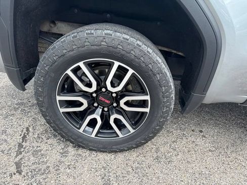 Used 2024 GMC Sierra 1500 AT4 w/ Technology Package AWD/4WD image 6
