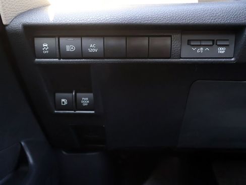 Used 2023 Toyota Sienna Limited FWD image 42