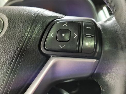 Used 2016 Toyota Highlander XLE image 32