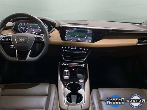 Used 2022 Audi e-tron GT Premium Plus image 12