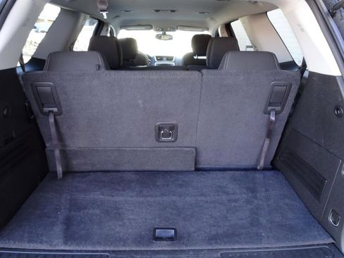 Used 2015 GMC Acadia SLE image 10