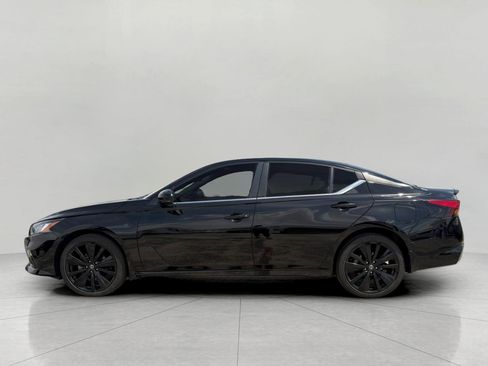 Used 2022 Nissan Altima 2.5 SR w/ Midnight Edition Package AWD/4WD image 5