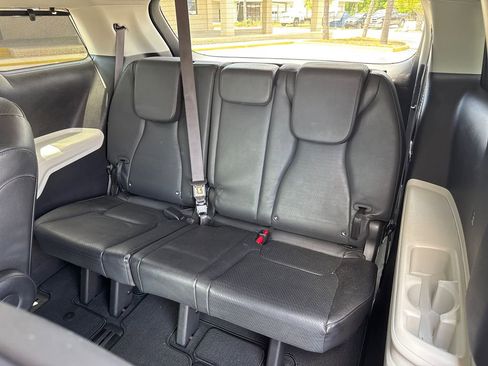 Used 2024 Kia Carnival SX Prestige FWD image 15