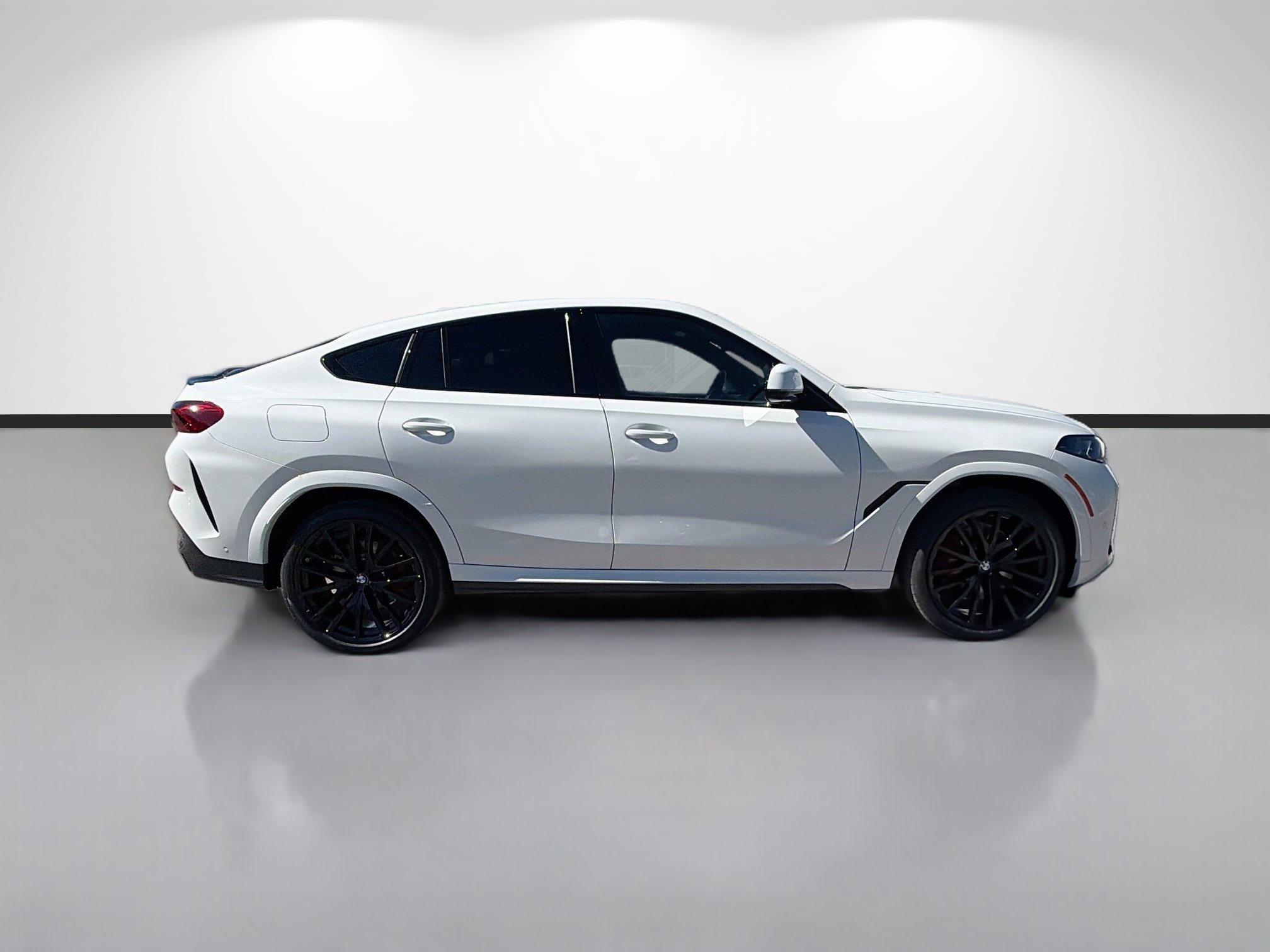 New 2027 BMW X6 xDrive40i w/ Executive Package AWD/4WD image 2
