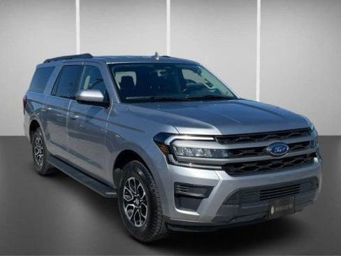 Used 2024 Ford Expedition Max XLT AWD/4WD image 2