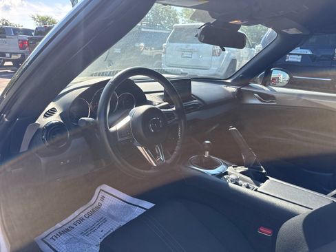 Used 2023 MAZDA MX-5 Miata Club w/ Weather Package RWD image 10
