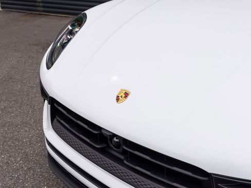Certified 2026 Porsche Macan S AWD/4WD image 10