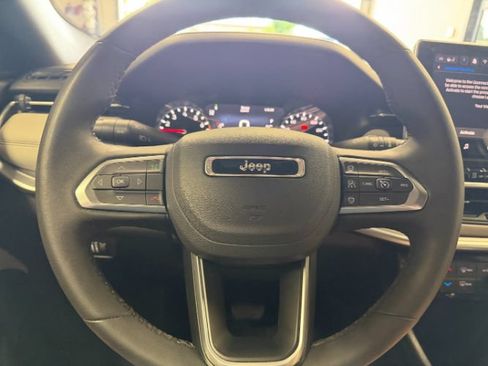 Used 2025 Jeep Compass Limited AWD/4WD image 20