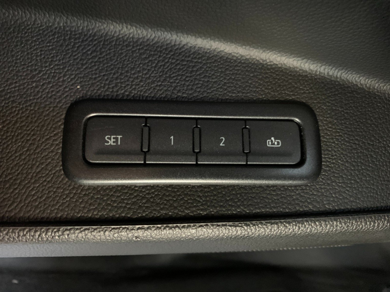 Used 2020 Chevrolet Suburban Premier w/ Max Trailering Package AWD/4WD image 16