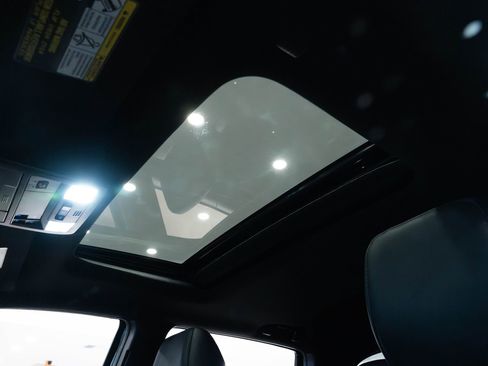 Used 2023 Toyota Tacoma Limited image 17